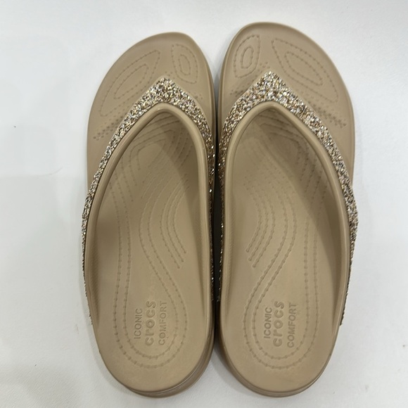 Crocs Women’s Sloane glitter wedge gold tan flip-flops size 10. - Picture 2 of 11